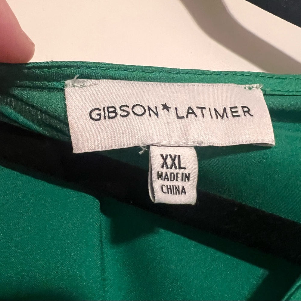 Gibson Latimer Vibrant Green Blouse - Picture 2 of 7